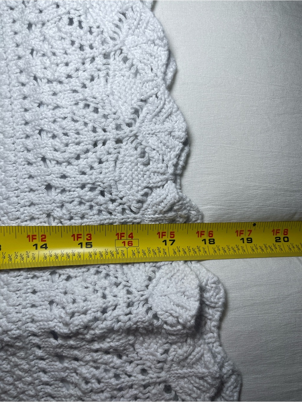 Hollister Women's White Crochet Knit Mini Skirt Size
Medium Double Layer Lined - Picture 6 of 7
